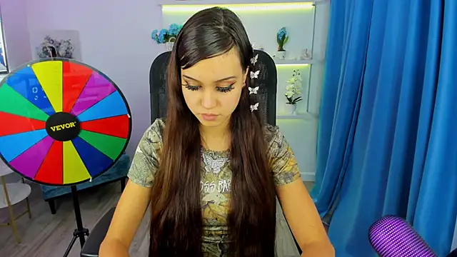 TiffanyYounge online show from November 12, 12:38 pm