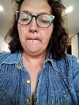 Snapshot of -saraqueen- chatting on October 16, 1:45 pm -saraqueen- online show from October 16, 1:45 pm