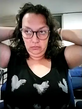 Snapshot of -saraqueen- chatting on October 21, 2:51 pm -saraqueen- online show from October 21, 2:51 pm