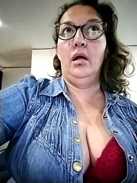 Snapshot of -saraqueen- chatting on November 14, 4:28 pm -saraqueen- online show from November 14, 4:28 pm