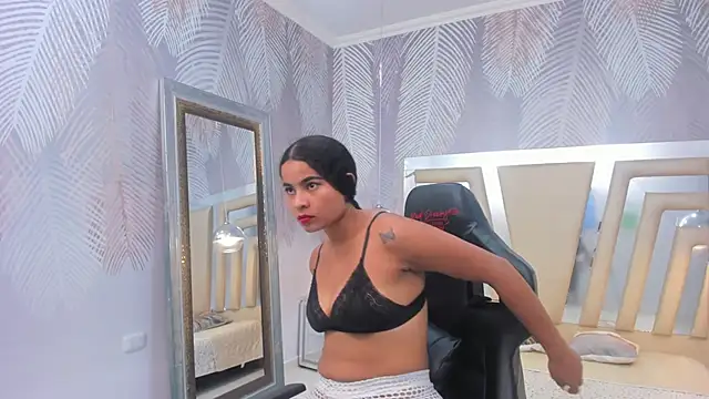 Snapshot of VanesaFox chatting on October 15, 11:43 am VanesaFox online show from October 15, 11:43 am