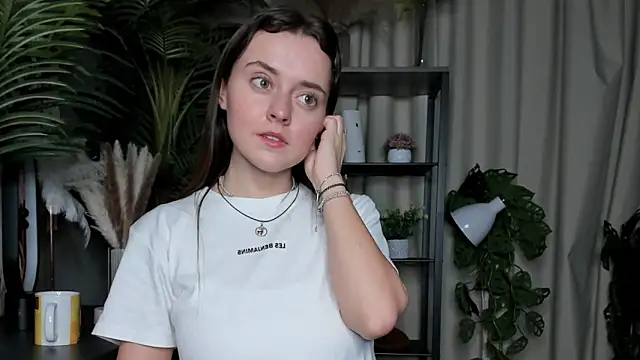 Snapshot of ThelmaJusto chatting on October 20, 3:45 pm ThelmaJusto online show from October 20, 3:45 pm