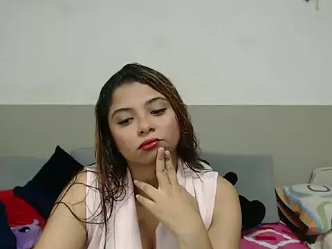 NicollGreen online show from October 8, 6:49 pm
