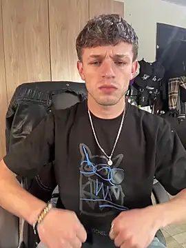 Snapshot of noah_red chatting on October 8, 7:44 pm noah red online show from October 8, 7:44 pm