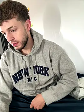 Snapshot of noah_red chatting on November 3, 3:13 pm noah red online show from November 3, 3:13 pm