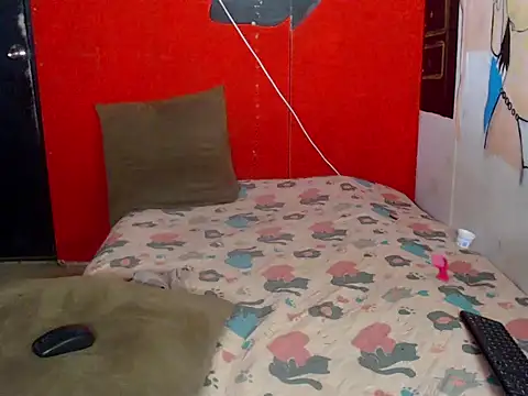 Snapshot of britney_london_x chatting on November 13, 12:53 am britney london x online show from November 13, 12:53 am