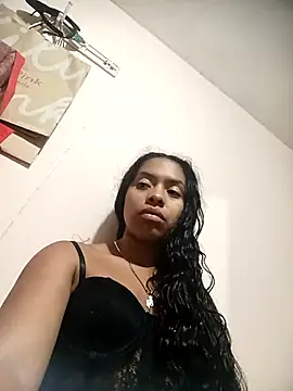 Snapshot of Amayavaldes chatting on November 8, 1:17 am Amayavaldes online show from November 8, 1:17 am