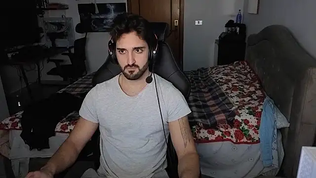 Al3xox02 online show from January 15, 8:56 pm