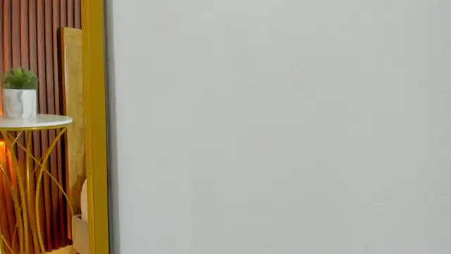 Snapshot of kaitt_ chatting on December 15, 12:31 pm kaitt online show from December 15, 12:31 pm