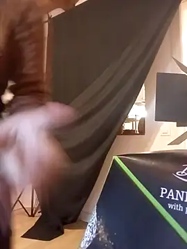 MissHazelnut online show from December 5, 2:25 pm