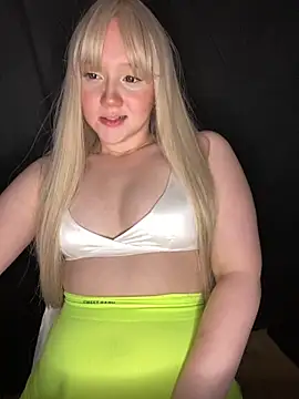 Snapshot of Darling_Bri_ chatting on October 24, 4:36 pm Darling Bri online show from October 24, 4:36 pm