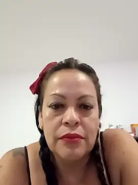 Snapshot of Lucia-Naughty chatting on October 12, 10:31 pm Lucia-Naughty online show from October 12, 10:31 pm