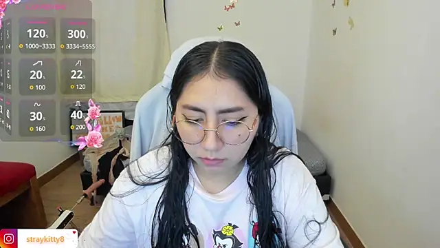 Snapshot of LoveLyy- chatting on November 9, 4:49 pm LoveLyy- online show from November 9, 4:49 pm