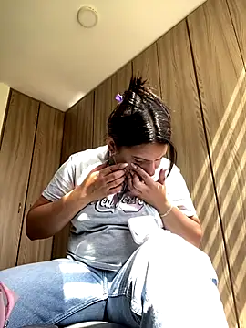 Snapshot of Stefany_Bam chatting on December 14, 3:39 pm Stefany Bam online show from December 14, 3:39 pm