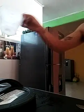 Snapshot of TuChico3n4 chatting on October 14, 8:09 pm TuChico3n4 online show from October 14, 8:09 pm