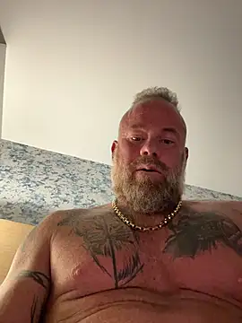 Snapshot of Muscledick40 chatting on March 5, 9:05 am Muscledick40 online show from March 5, 9:05 am