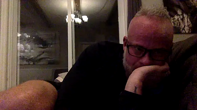 Snapshot of Muscledick40 chatting on March 18, 11:41 pm Muscledick40 online show from March 18, 11:41 pm
