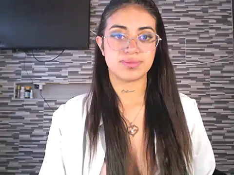 Snapshot of Carla_Bennett__ chatting on October 15, 11:21 am Carla Bennett online show from October 15, 11:21 am