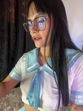 AlannaDollx online show from November 3, 1:34 pm