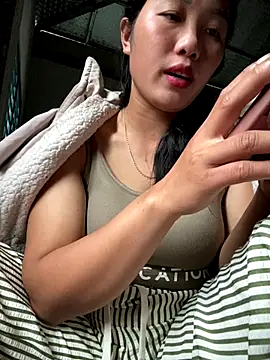 Snapshot of Pii_x chatting on October 16, 2:01 am Pii x online show from October 16, 2:01 am