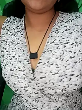 Snapshot of Rashmi_011 chatting on November 6, 10:27 am Rashmi 011 online show from November 6, 10:27 am