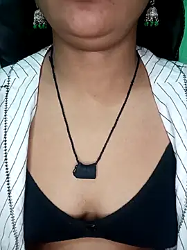 Snapshot of Rashmi_011 chatting on November 27, 11:34 am Rashmi 011 online show from November 27, 11:34 am