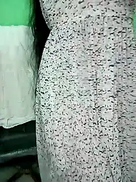 Snapshot of Rashmi_011 chatting on December 5, 11:41 am Rashmi 011 online show from December 5, 11:41 am