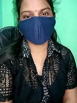 Snapshot of Rashmi_011 chatting on January 13, 11:43 pm Rashmi 011 online show from January 13, 11:43 pm