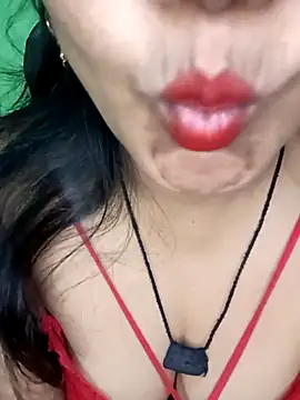 Snapshot of Rashmi_011 chatting on January 16, 6:28 am Rashmi 011 online show from January 16, 6:28 am
