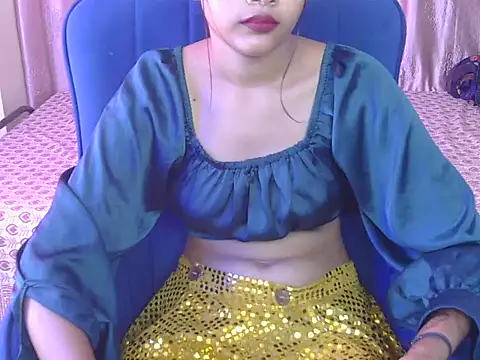 Snapshot of yours-angell chatting on October 24, 4:31 am yours-angell online show from October 24, 4:31 am