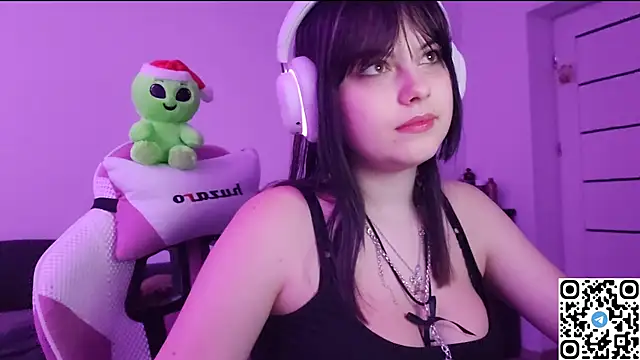 KristiBloom online show from November 17, 9:09 pm