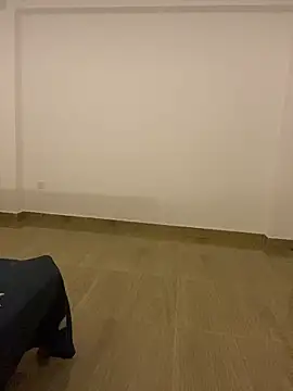 Monica  Bellucci   online show from November 28, 1:47 pm