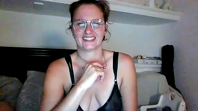 Snapshot of xcrazzycat chatting on October 20, 9:26 pm xcrazzycat online show from October 20, 9:26 pm