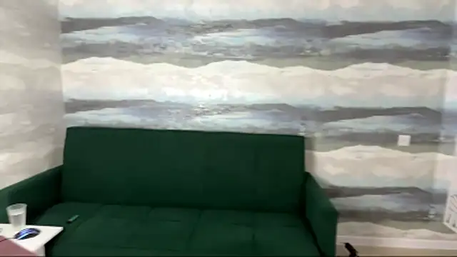 Snapshot of SunnySprinkle chatting on October 22, 11:43 am SunnySprinkle online show from October 22, 11:43 am