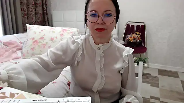 Snapshot of Arisa5000 chatting on December 16, 6:51 am Arisa5000 online show from December 16, 6:51 am