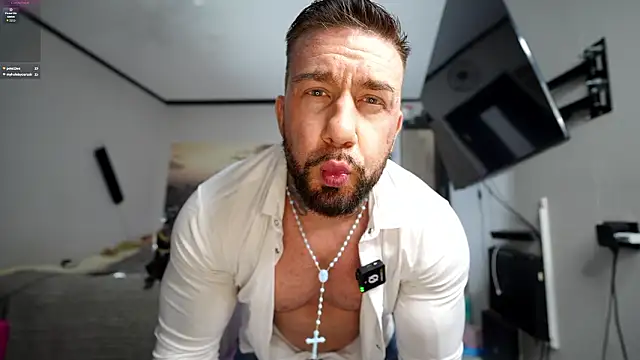 Snapshot of 69littlebig69 chatting on February 13, 12:56 pm 69littlebig69 online show from February 13, 12:56 pm