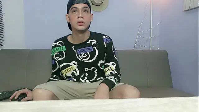 Snapshot of Twinks_boys_ chatting on October 14, 3:51 am Twinks boys online show from October 14, 3:51 am