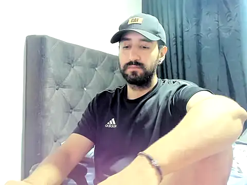 Snapshot of coolfriki chatting on October 21, 6:03 am coolfriki online show from October 21, 6:03 am