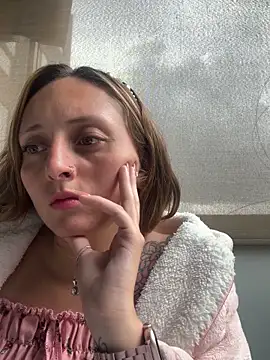 Snapshot of Mia_dca chatting on November 5, 8:53 pm Mia dca online show from November 5, 8:53 pm