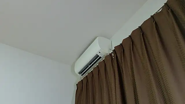 Snapshot of mio_k1 chatting on November 24, 11:32 am mio k1 online show from November 24, 11:32 am