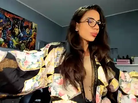 Snapshot of Alesyamuscledoll@xh chatting on November 9, 7:23 pm Alesyamuscledollxh online show from November 9, 7:23 pm