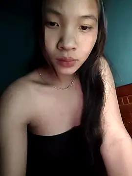 Snapshot of LeyLya chatting on November 13, 10:03 am LeyLya online show from November 13, 10:03 am