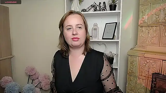 Snapshot of HelenFl chatting on October 7, 8:22 am HelenFl online show from October 7, 8:22 am