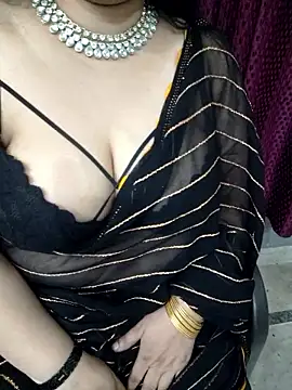 Snapshot of janvi_100 chatting on November 19, 7:19 am janvi 100 online show from November 19, 7:19 am