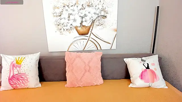 Evarey  online show from November 12, 5:41 am