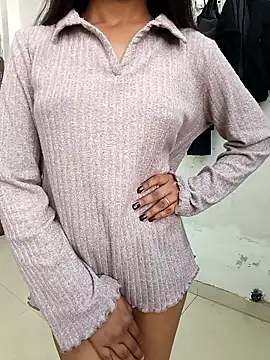 anshika0124 online show from January 16, 5:55 am