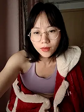 Snapshot of nini10052025 chatting on November 11, 1:44 pm nini10052025 online show from November 11, 1:44 pm