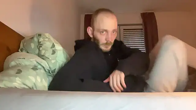 Snapshot of MolleDolle chatting on October 8, 2:36 pm MolleDolle online show from October 8, 2:36 pm