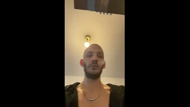 MolleDolle online show from April 9, 5:07 pm