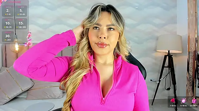 Snapshot of Katya_blonde chatting on November 5, 12:27 pm Katya blonde online show from November 5, 12:27 pm